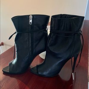 Authentic Stunning Burberry ankle boots!